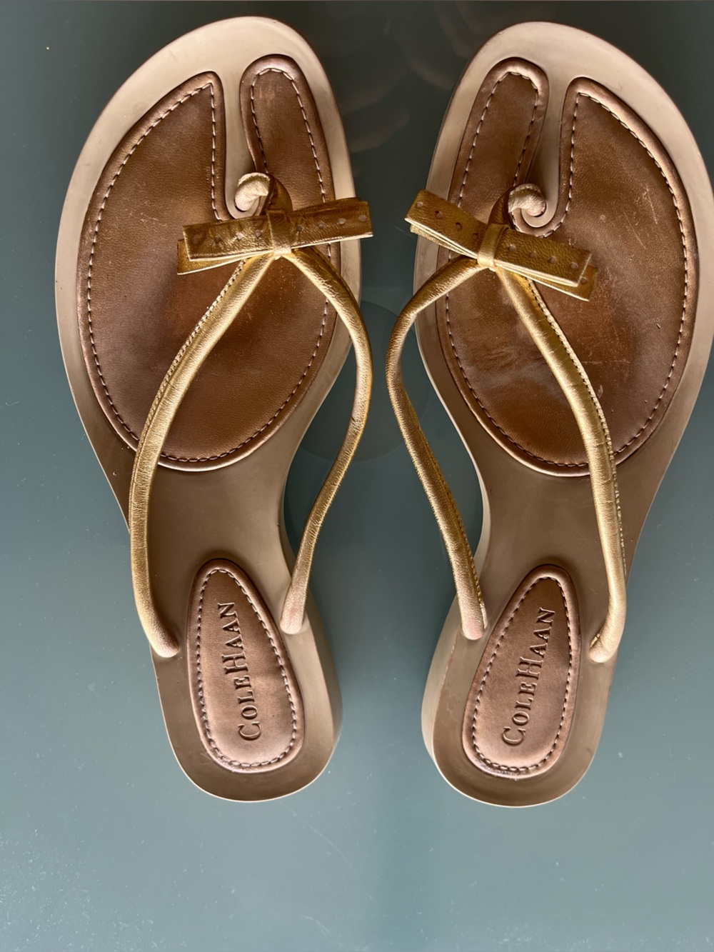 Cole Haan Sandals Womens Gold Thong Leather Flat Slip On Sz 9 Wide List $169+